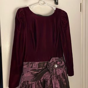 #promdress purple formal dress with cummerbund flower waist and zip back.